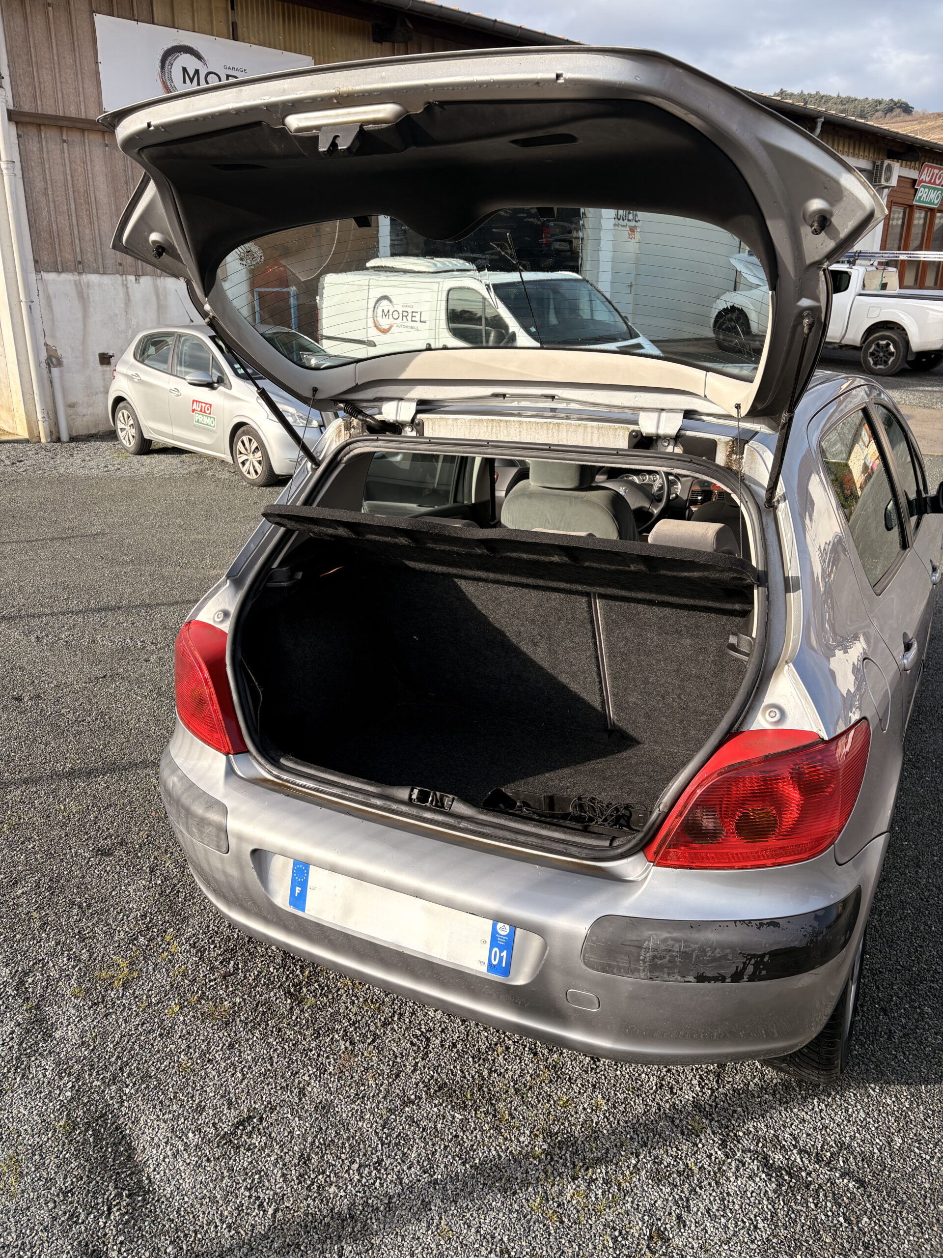 
Peugeot 307 Phase 1 1.6 110CV full									