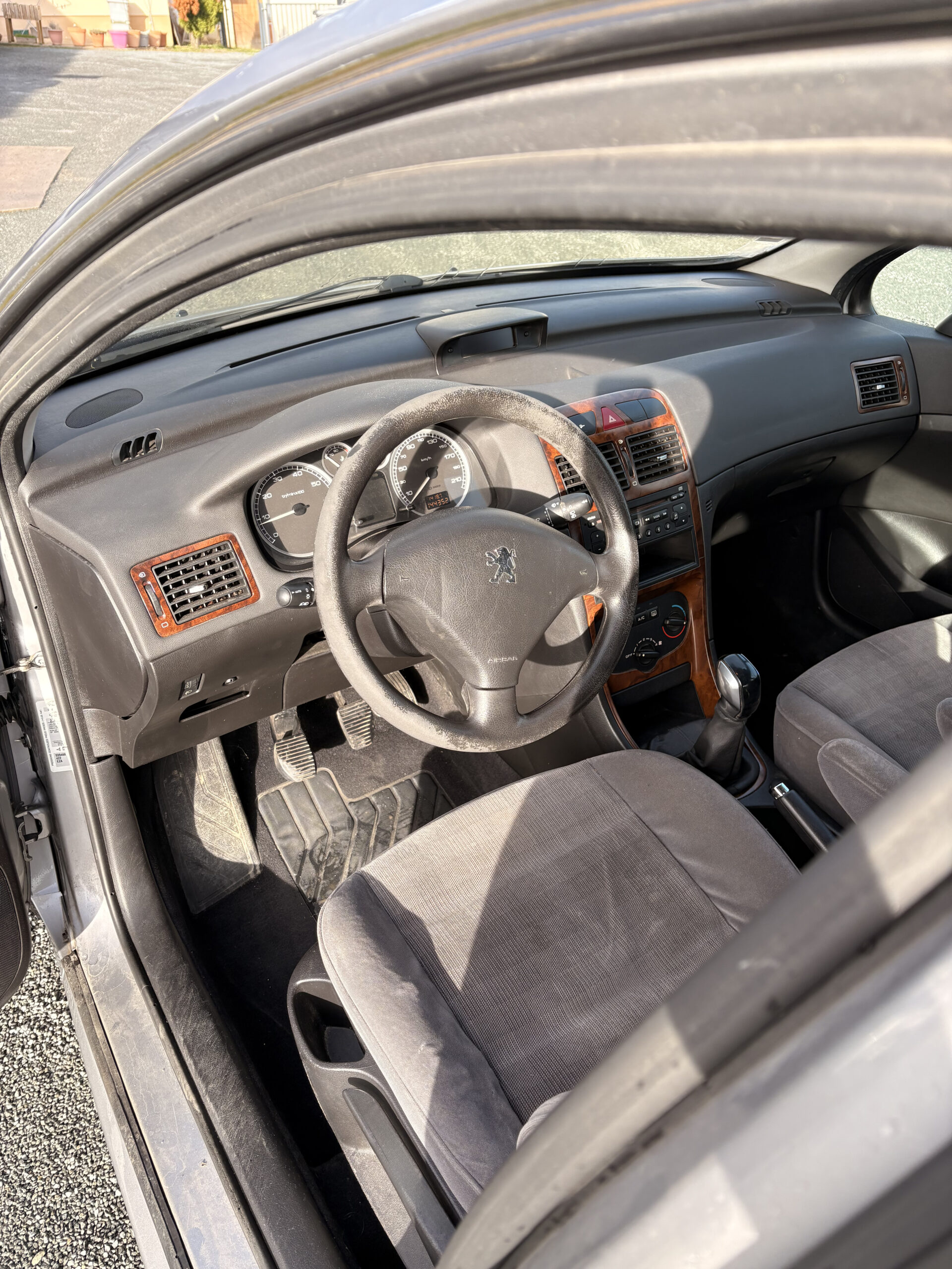 
Peugeot 307 Phase 1 1.6 110CV full									