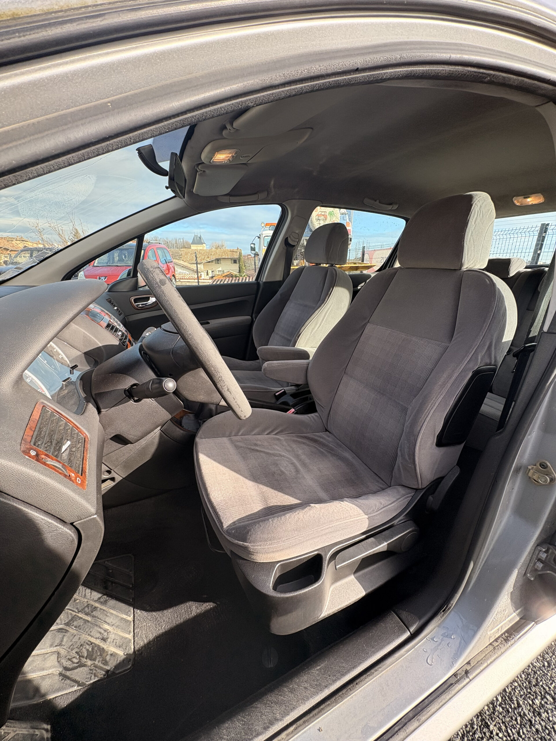 
Peugeot 307 Phase 1 1.6 110CV full									