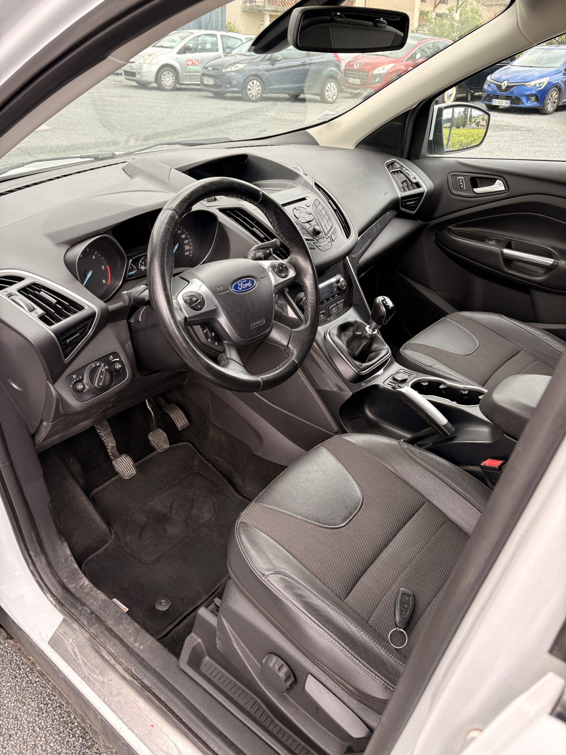 
FORD KUGA II 2.0 TDCi 115ch Titanium full									