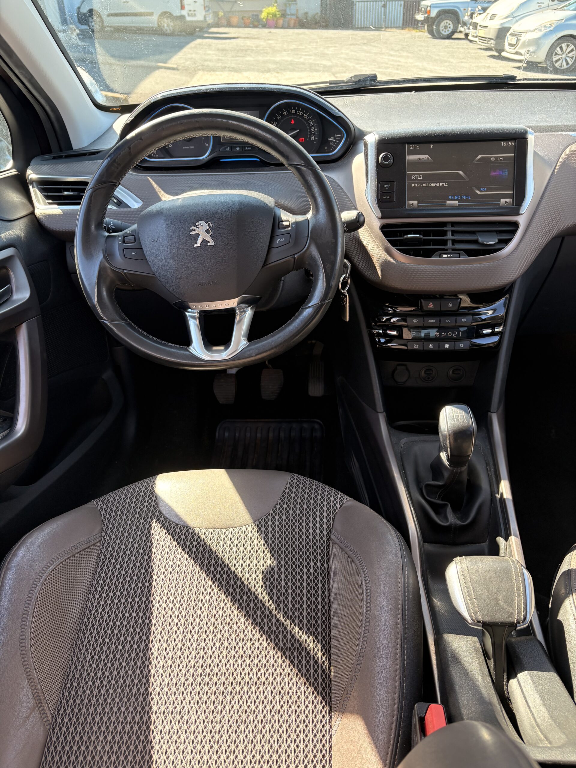 
Peugeot 2008 1.6i VTi 120 édition Allure full									